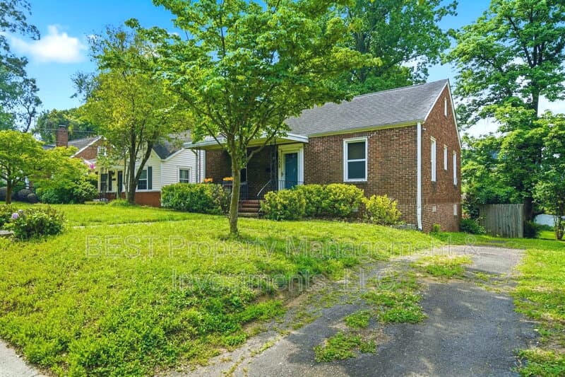 Charlotte House: 2208 Wilmore Drive