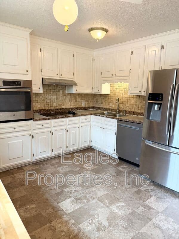Dudley House: 1380 GENOA RD