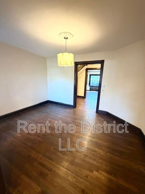Washington Townhome: 413 T Street NW