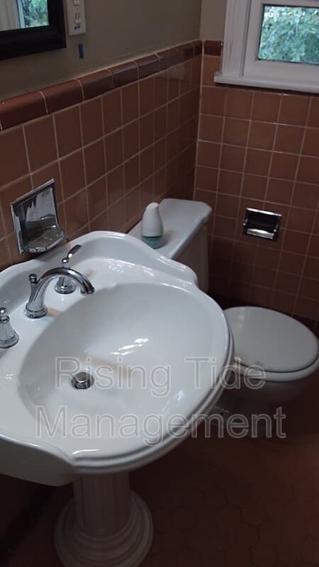 Center Point House: 316 20th Ave NE