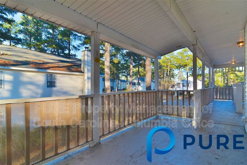 Columbia House: 17A Battery Walk Ct