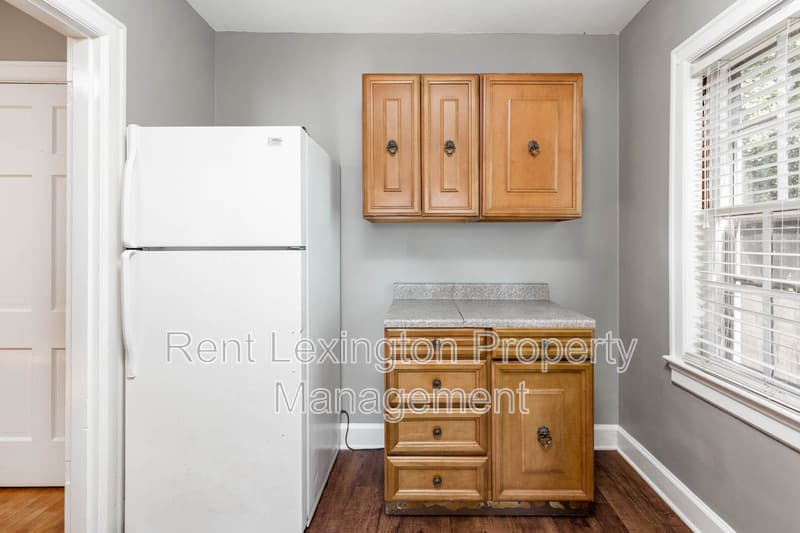 Lexington House: 123 Barberry Ln