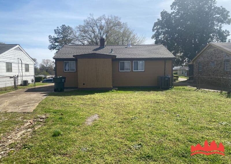 Memphis House: 220 Elder Rd