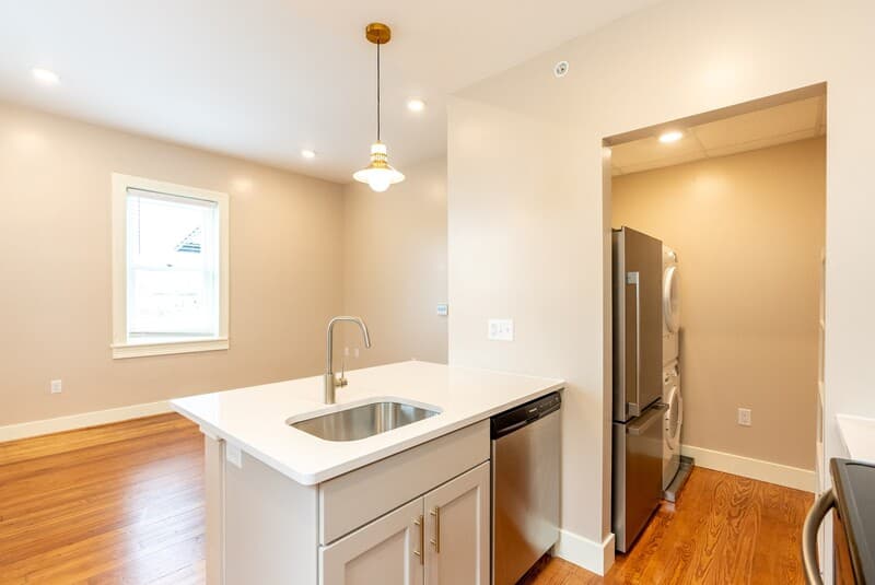 Harrisonburg Condo: 157-306 N. Main Street