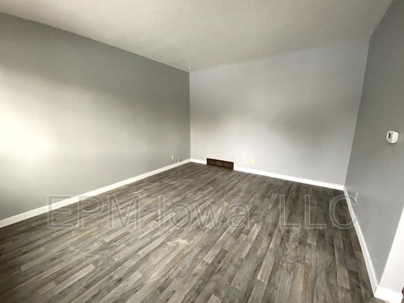 Waterloo House: 811 West 3rd Street #2