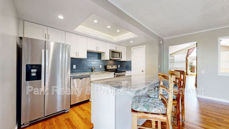 Aurora House: 2946 S Moline Pl