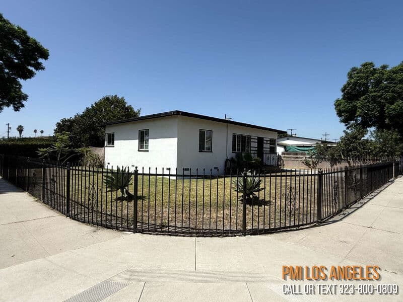 Los Angeles House: 928 East 102nd Street