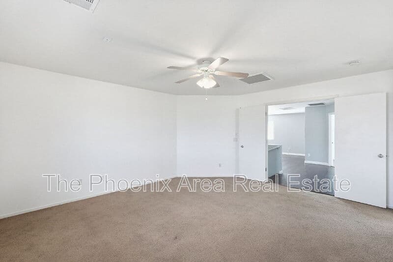 San Tan Valley House: 2669 W Quick Draw Way
