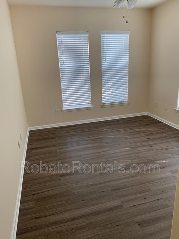Jacksonville Condo: 8290 Gate Parkway W