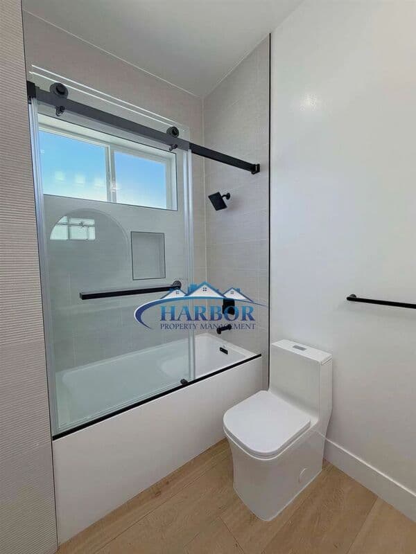 Torrance House: 2126 W 238th Street