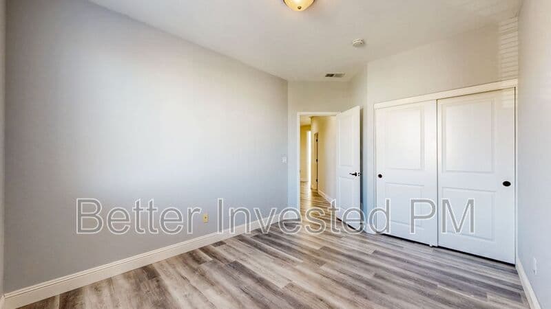 Santa Rosa House: 1363 Gordon Ln