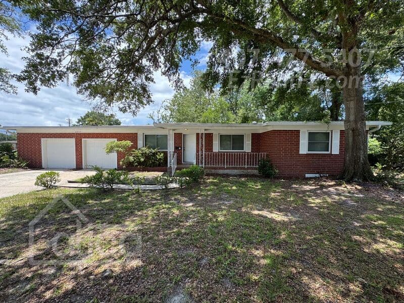 Jacksonville House: 6657 Blackwood Dr