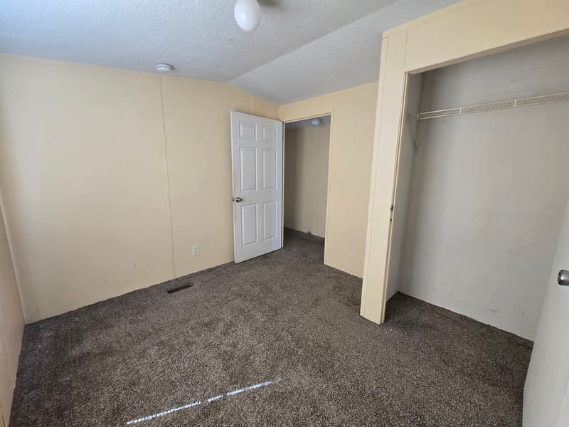 Fayetteville House: 2412 Cattail Cir