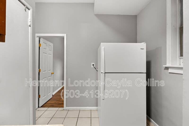Saint Louis House: 6918 Moellenhoff Street
