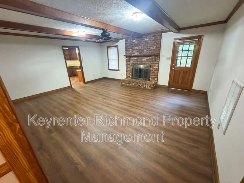 Mechanicsville House: 8155 Bell Creek Road