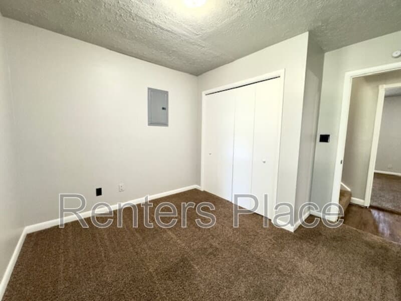 Claremore House: 302 W 8th St