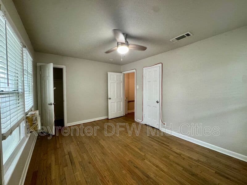 Dallas House: 311 N Oak Cliff Boulevard