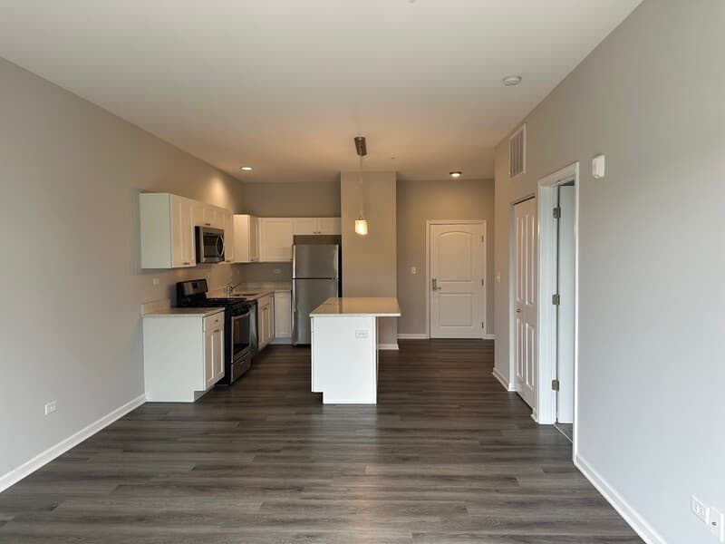 Woodstock Condo: 301 N Madison St