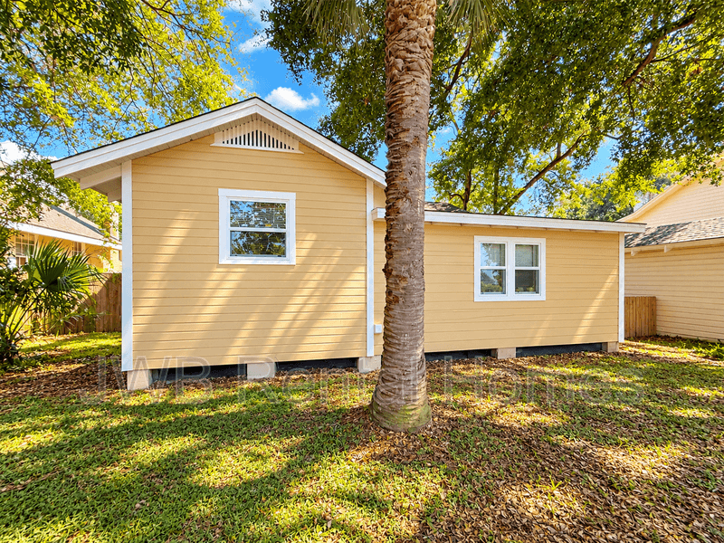 Jacksonville House: 3869 Concord St
