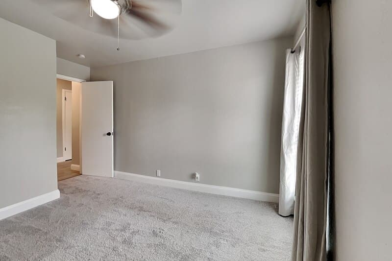 Yukon House: 1051 Royal Ln