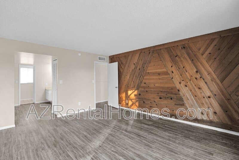 Tempe House: 966 East La Jolla Drive