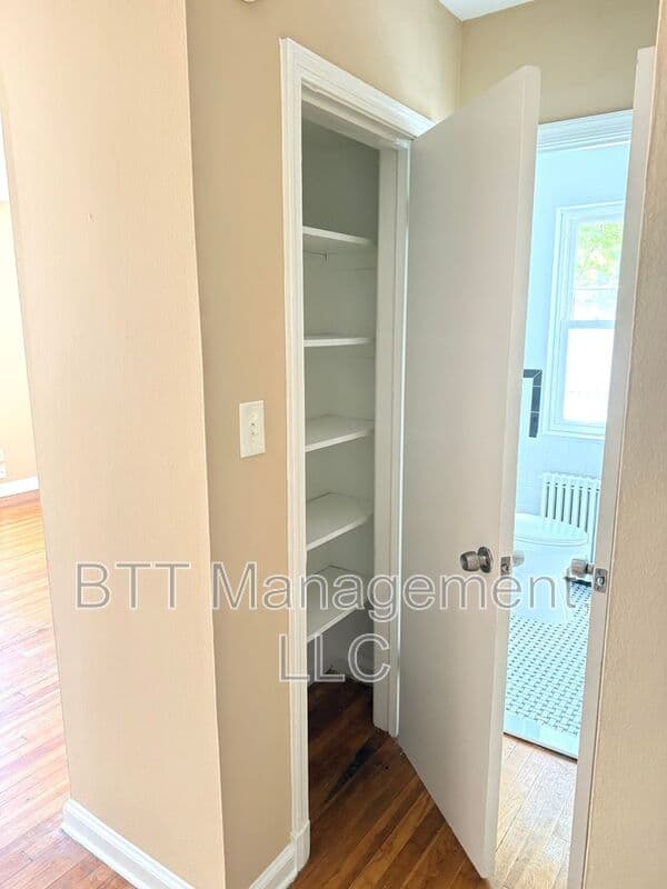 Brentwood Condo: 4013 38th St