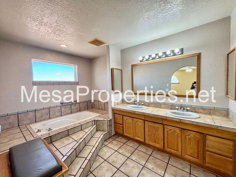 Apple Valley House: 18633 Kamana Rd.