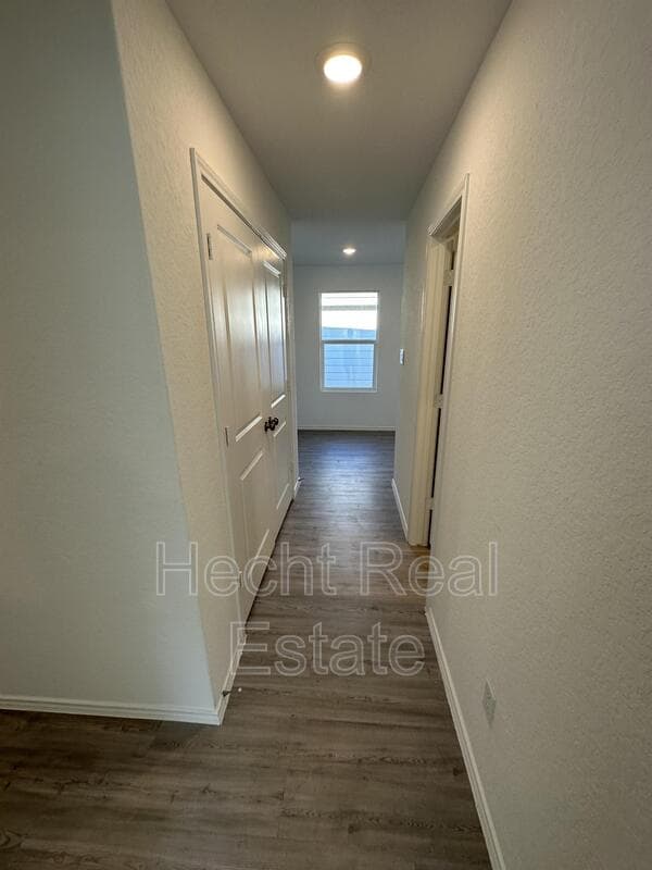 Seguin House: 5850 Coahuila