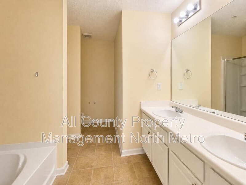 Cumming Townhome: 135 Primrose Drive