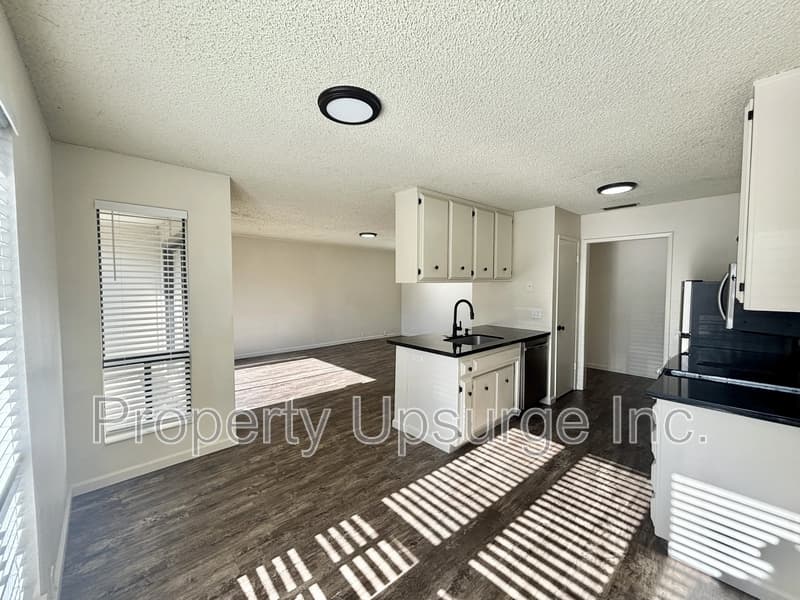 Red Bluff Condo: 905 Lakeside Dr