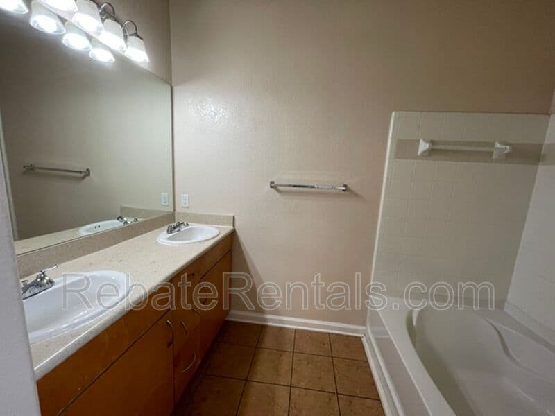 Jacksonville Condo: 8290 Gate Parkway W