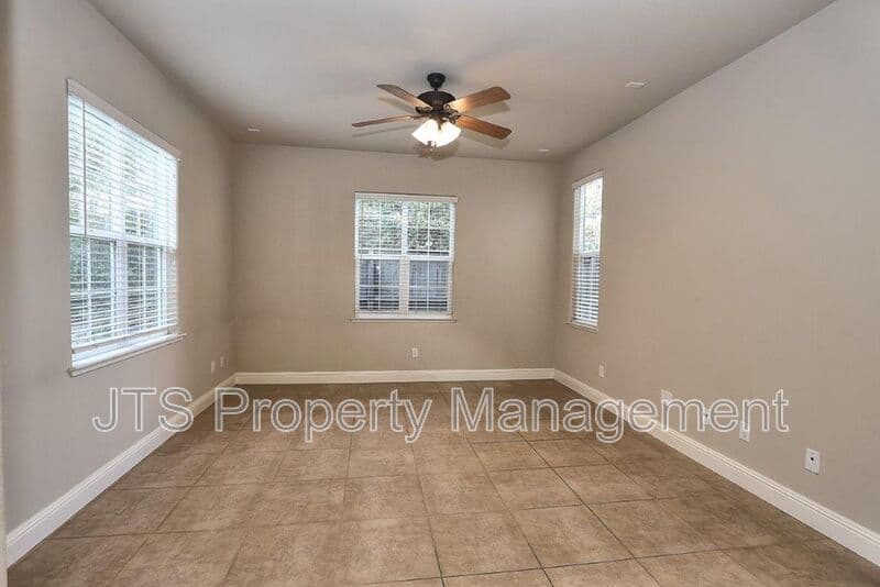 Orangevale House: 9041 Crescenda Lane