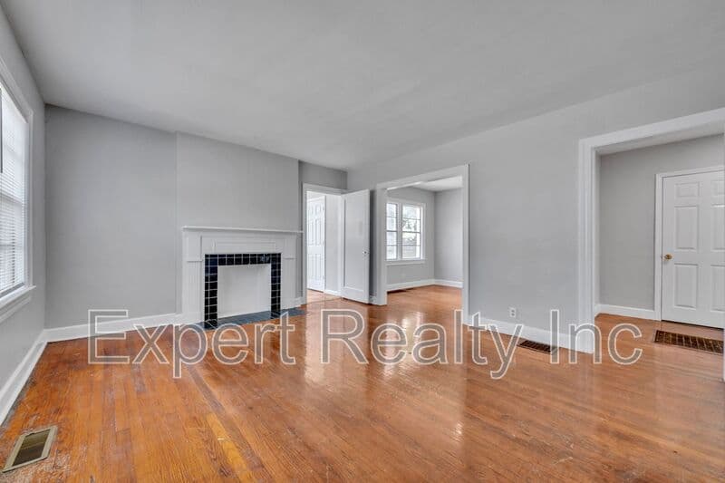 BIRMINGHAM House: 4807 TERRACE M
