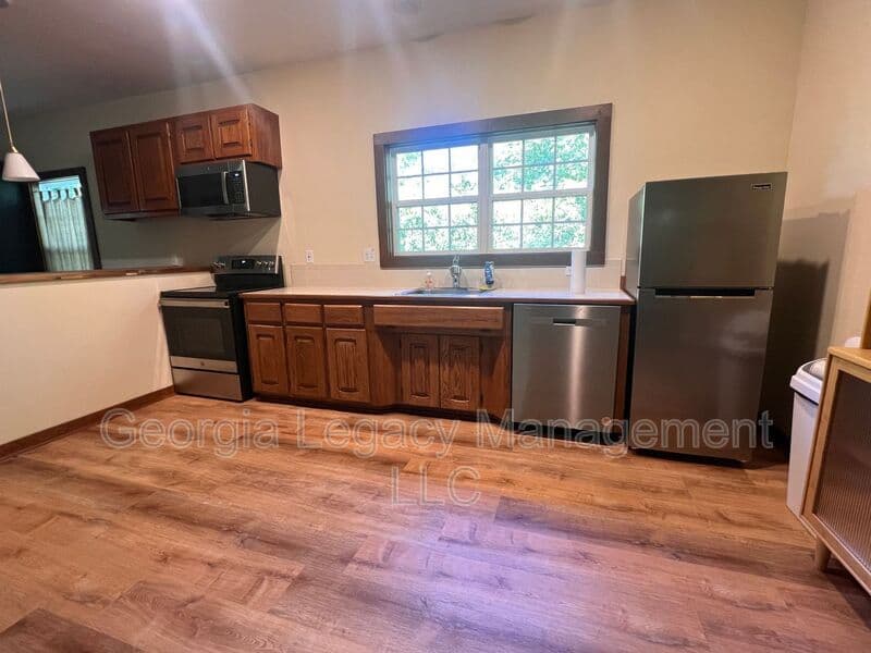 Jefferson House: 724 Brockton Road