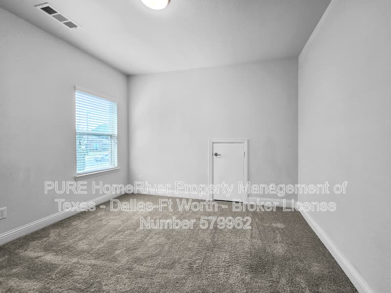 Keller House: 3000 Crestwater Rdg