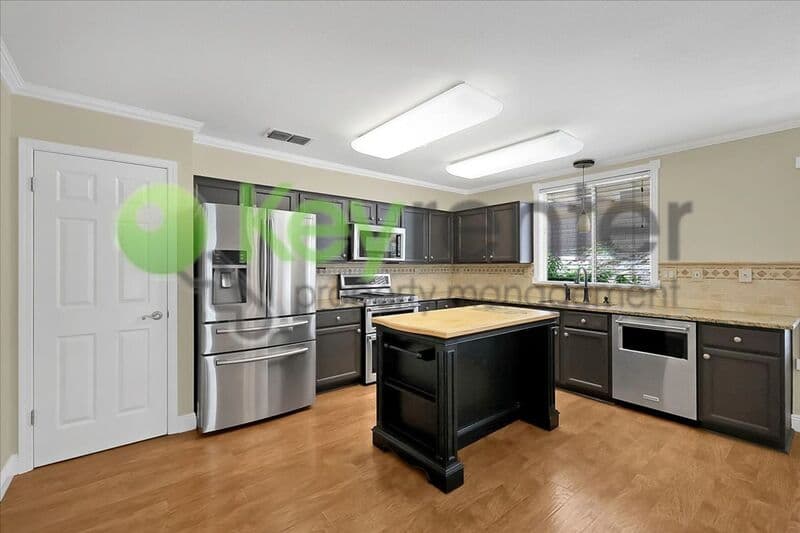 Rocklin House: 1936 Hillock Court