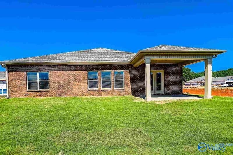 Harvest House: 128 Oak Fletcher Drive