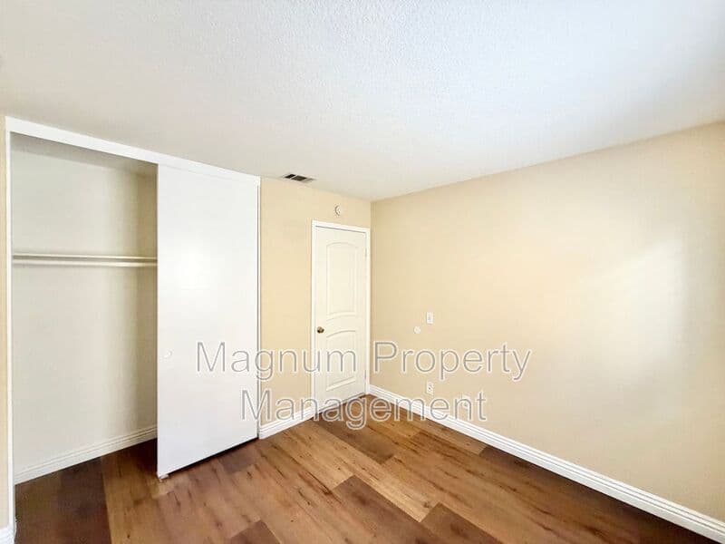 Murrieta House: 25167 Parkcrest Dr