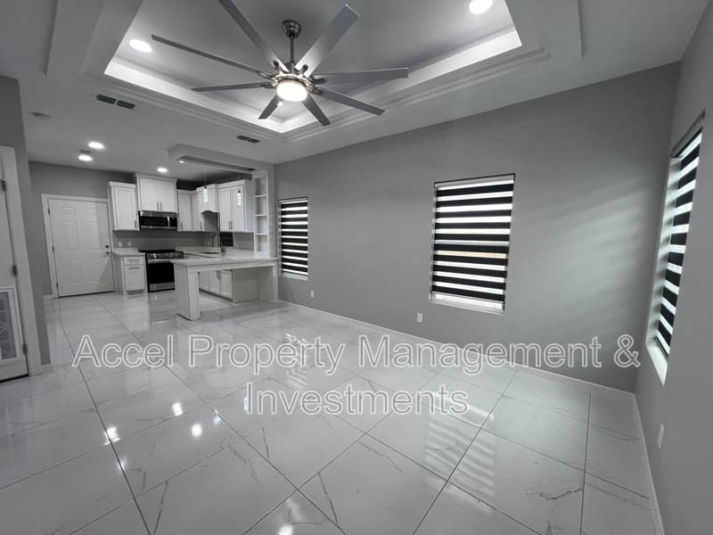 Alamo Condo: 1122 Country Club Drive