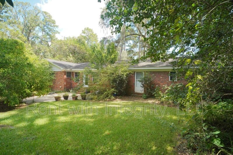 Tallahassee House: 2328 Armistead Road