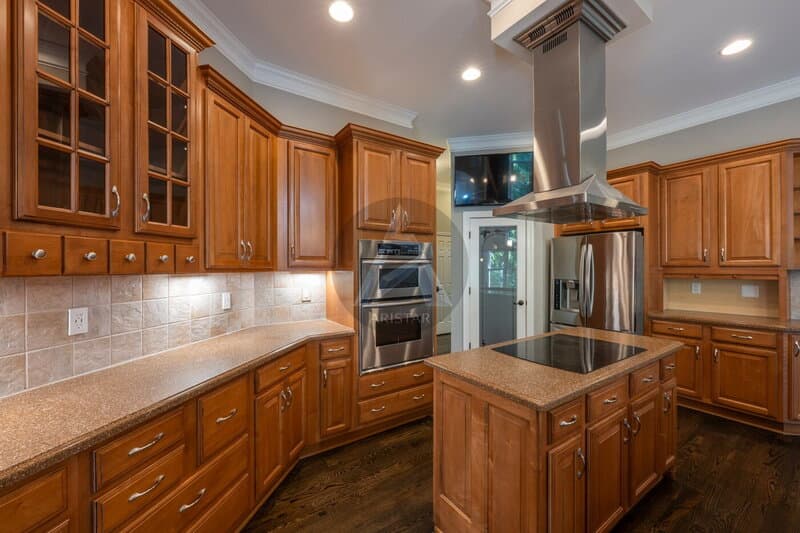 Kennesaw House: 5211 Hadaway Rd NW