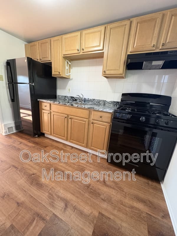 Woodbury Condo: 71 S. Evergreen Avenue - B