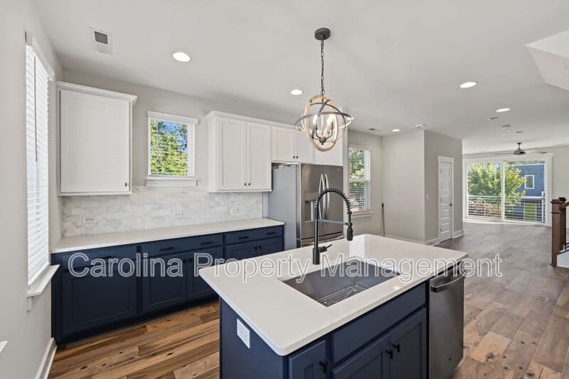 Charlotte House: 1245 Lomax Ave