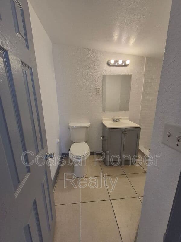 Tampa House: 3205 N 47th St