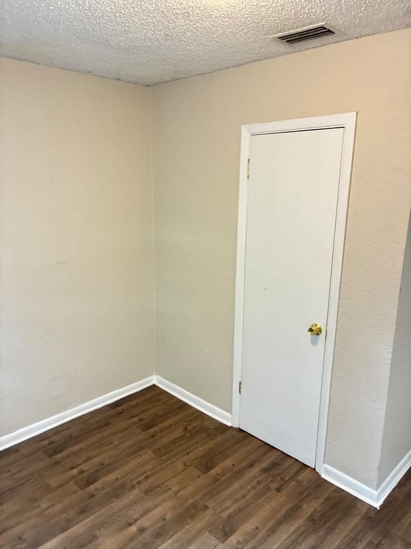 Jacksonville House: 4520 Bessie Circle West
