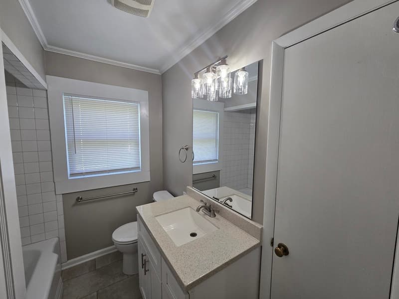 Ooltewah House: 4094 University Drive