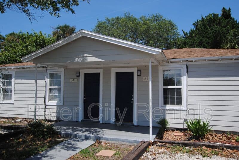 Jacksonville Beach House: 321 10th Street South