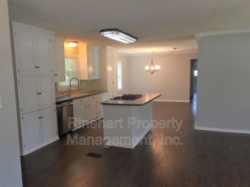Rock Hill House: 1611 Fieldcrest Circle