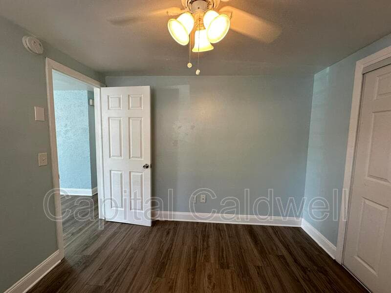 Dunedin House: 425 Milwaukee Ave