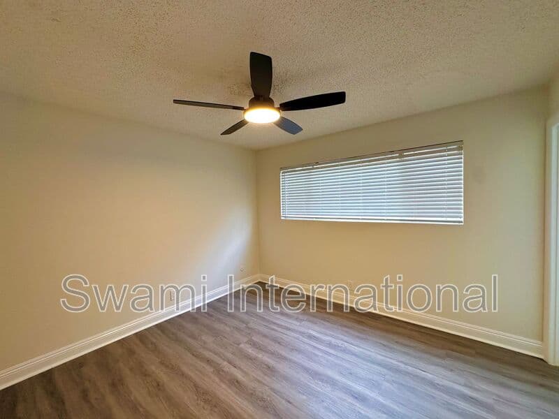 Lomita House: 25530 1/2 Oak St.